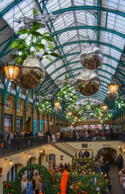 Covent Garden 'da yeni yıl süslemeleri