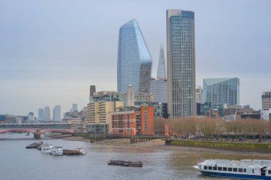 İngiltere, Londra, 11.12.2021: Londra 'daki 20 Fenchurch Caddesi' ne bakın, ticari gökdelen
