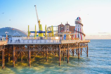 İngiltere, Brighton, 18.07.2023: Güneydoğu 'daki eğlence merkezi - Brighton İskelesi