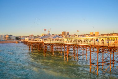 İngiltere, Brighton, 18.07.2023: Güneydoğu 'daki eğlence merkezi - Brighton İskelesi