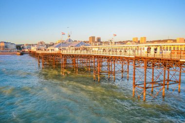İngiltere, Brighton, 18.07.2023: Güneydoğu 'daki eğlence merkezi - Brighton İskelesi