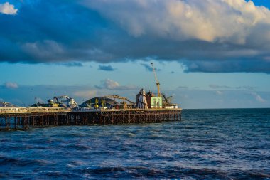 İngiltere, Brighton, 18.07.2023: Güneydoğu 'daki eğlence merkezi - Brighton İskelesi