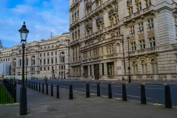 İngiltere, Londra: Londra 'nın tarihi merkezi, yani mahkemenin ve diğer devlet dairelerinin bulunduğu bölge