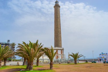 Maspalomas, Las Palmas, İspanya: 1890 'ların tarihi deniz feneri, gün batımını izlemek için popüler bir yer, yakındaki plajları, dükkanları ve barları olan.
