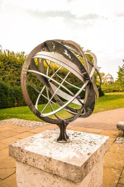 Parkta heykel, Londra, Kew