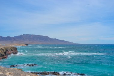 Fuerteventura 'nın en güney noktasındaki okyanus manzarası