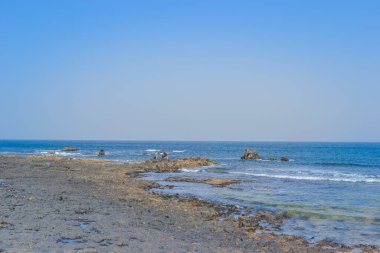 Playa del Bajo de la Burra, beyaz kalsit yatakları patlamış mısır gibi görünen plaj.