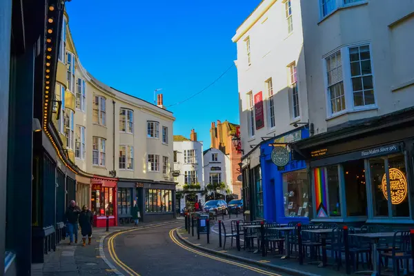 İngiltere, Brighton, 11,1. 2025: Brighton 'un dükkanları, kafeleri ve restoranları olan tarihi merkezi