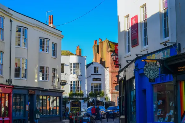 İngiltere, Brighton, 11,1. 2025: Brighton 'un dükkanları, kafeleri ve restoranları olan tarihi merkezi
