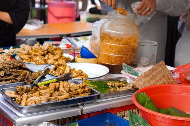Kızarmış Tavuk Lezzetli Sokak Yemeği