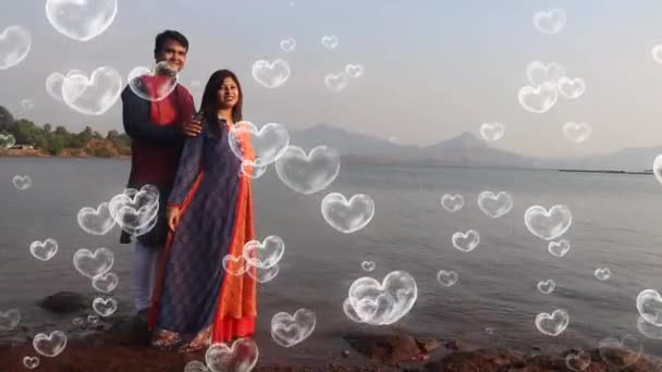 Couple Romantique Sur Lac Bubbles Hearts Effects Saint Valentin Romantique — Video
