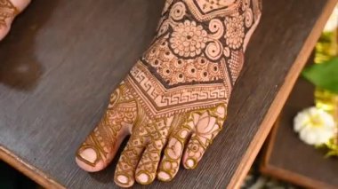 henna tattoo on legs. Bridal mehendi for legs. Indian marriage. Henna tattoo ready