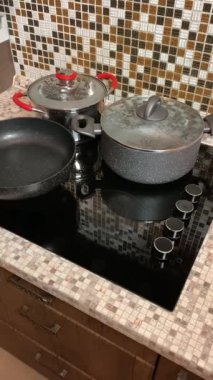 Yemek pişirme zamanı. Mutfak hayatı. Yemek Zamanı. 