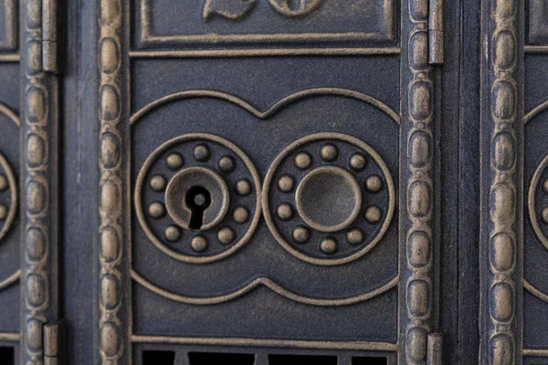 Κλειδαριά Αντίκα Στη Μεταλλική Πόρτα Παλιά Ρετρό Κλειδαρότρυπα Από Κοντά — Φωτογραφία Αρχείου