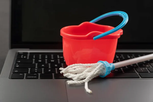 Toy Bucket Mop Laptop Keyboard Order Cleaning Service Online Cleaning — Stock Photo, Image
