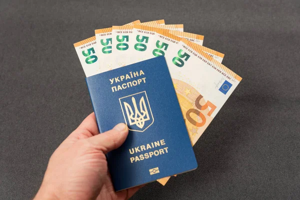 Passeport Ukraine Billets Euros Main Compensation Monétaire Paiements Espèces Assistance — Photo