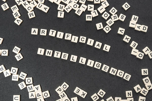 Woorden Artifische Intelligentie Gespeld Met Tegels Letters Omgeven Door Chaotische — Stockfoto