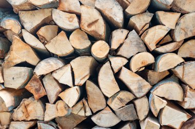 Soyut ahşap arka plan. Kesilmiş odun topluyorum. Kaba odun
