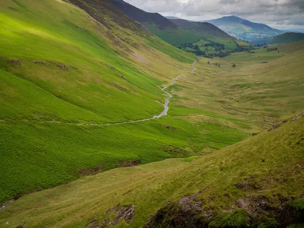 Utsikten Sträcker Sig Längs Vägen Till Newlands Pass Lake District — Stockfoto