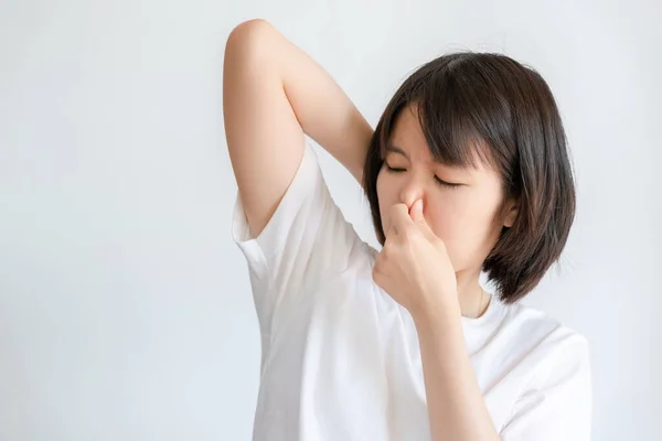 Woman Sweating Armpit Because Hot Weather — Stock Photo, Image
