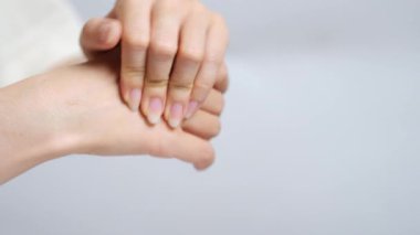 El ele tutuşmak, yumuşak ciltte ağrı ve rahatsızlık, yaralanma, sağlık ve bilek ağrısının hafifletilmesi.