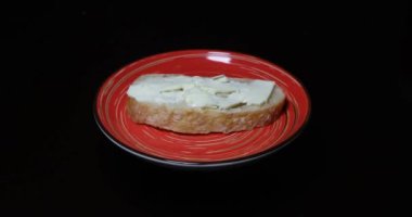 Peynirli beyaz ekmek