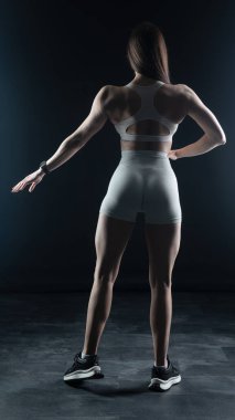 Fitness model Studio poz