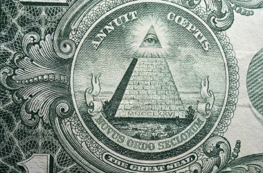 Kısmi görünüm Bir dolar banknot para aşırı detay görünür kapak taşı yakın tüm görmek piramit konsept komplo teorileri Illuminati ne dünya düzeni ve Masonik lokaller hakkında komplo teorileri olarak