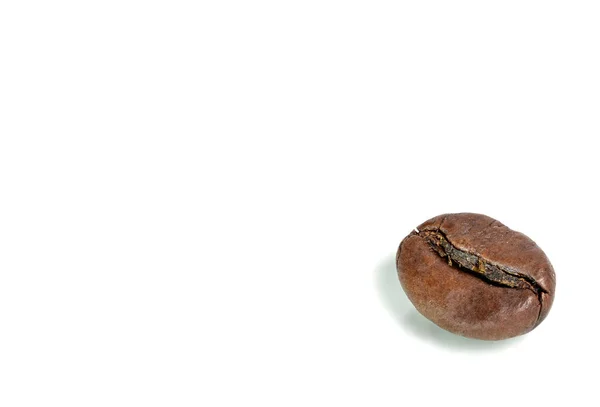 Närbild Rostad Brun Kaffeböna Vit Bakgrund Som Koncept För Kaffenjutning — Stockfoto