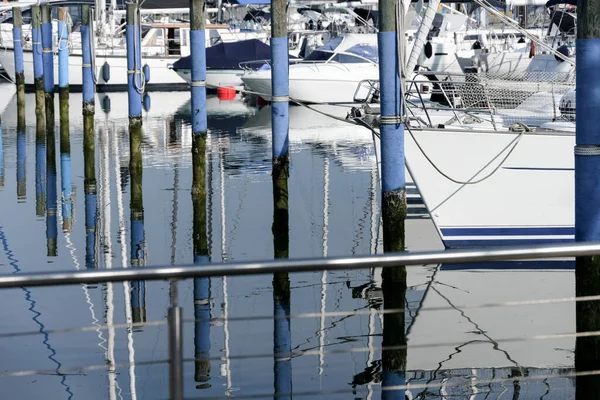 Dock Pier Harbor Reflecting Calm Water Sea Leisure High Quality — Stock Photo, Image