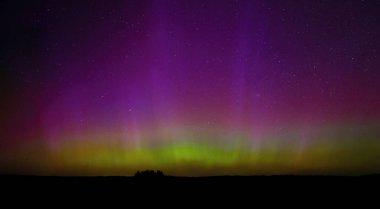 Kuzey ışıkları - Aurora borealis, kuzey tarafında..