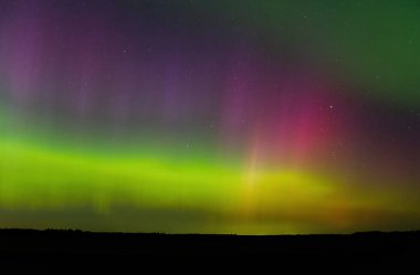 Kuzey ışıkları, Aurora Borealis, doğu yakasında. Litvanya.