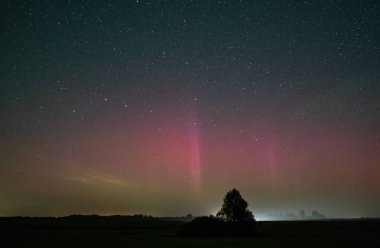 Kuzey Işıkları Aurora Borealis. Gece Gökyüzü, manyetik Fırtına