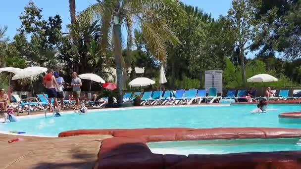 Shot People Swimming Pool Hotel Dorada Palace High Quality Fullhd — Stock Video