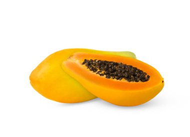 Taze sarı papaya meyvesi ve yarım izole edilmiş. Bütün papaya ve dilim yalıtılmış. Yüksek kalite fotoğraf