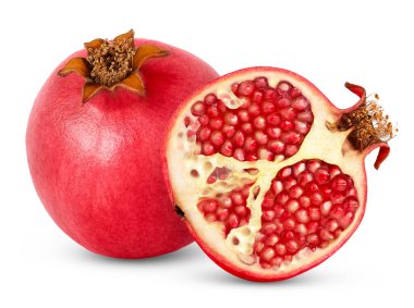 Beyaz arka planda yarı izole edilmiş pembe olgun nar meyvesi. Yüksek kalite fotoğraf