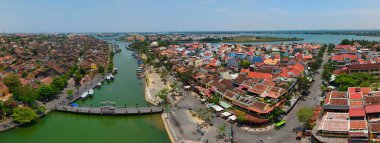 Hoi An şehrinin insansız hava aracı görüntüsü, Quang Nam bölgesi, Vietnam. Eski kentin panoramik görüntüleri, UNESCO dünya mirası. En çok seyahat eden turistik merkezlerden biri. 