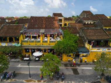 Hoi An şehrinin insansız hava aracı görüntüsü, Quang Nam bölgesi, Vietnam. Eski kentin panoramik görüntüleri, UNESCO dünya mirası. En çok seyahat eden turistik merkezlerden biri.