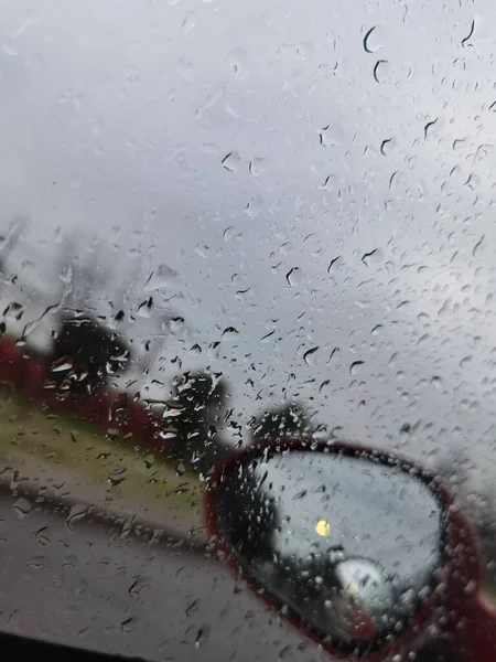 Selective Focus Shot Rain Drops Car Window High Quality Photo — Stock Photo, Image