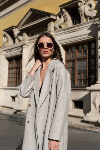 Estilo Calle Otoño Concepto Moda Primavera Mujer Moda Con Abrigo — Foto de Stock