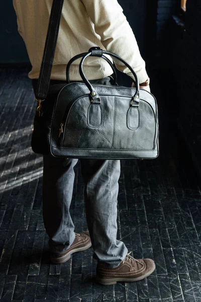 Man Bag Black Leather Travel Bag Indoors Photo Black Background — Stock Photo, Image