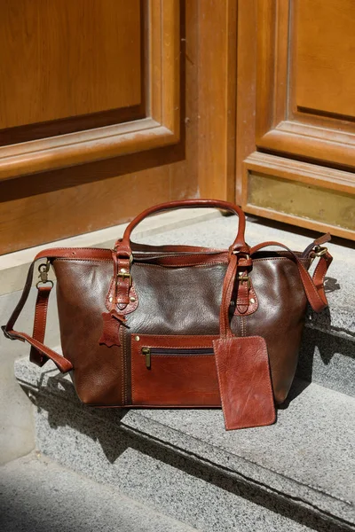 Fashionable Brown Female Leather Bag Street Photo — Stock Photo, Image