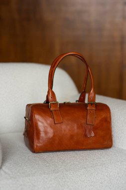 Deri çanta. Kadın Aksesuarlar.