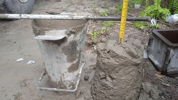 İnşaat alanlarındaki betonun çalışabilirliğini kontrol etmek için Beton Çökmesi Testi