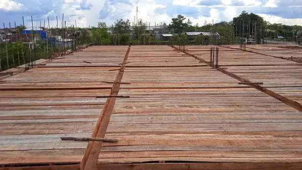 Floor slabs are under construction at a construction site