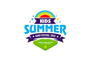 Çocukların çizim vektör grafiği yaz kampı rengi tam logo tasarım şablonu