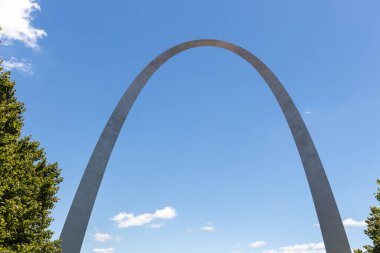 St. Louis Kapısı Kemeri, Fin mimar Eeero Saarinen tarafından tasarlandı ve 28 Ekim 1965 'te tamamlandı.. 