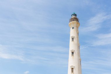 Kaliforniya deniz feneri, Aruba 'nın en yüksek yapısıdır ve adını 1891 yılında batan talihsiz İngiliz buharlı gemisi S.S. California' dan alır.. 