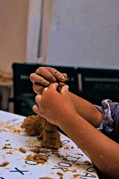 Les Mains Enfant Qui Fait Des Activités Pour Faire Artisanat — Photo