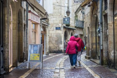 Perigueux, Fransa, 11 Mart 2023: Sokak fotoğrafçılığı